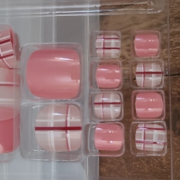 2/$16 Pink Plaid Press on Toenails - Picture 9 of 11